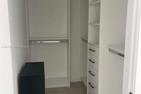 Снять в аренду таунхаус в Хомстед, Флорида 3 спальни, 129.88м2, № 2003888 - фото 9