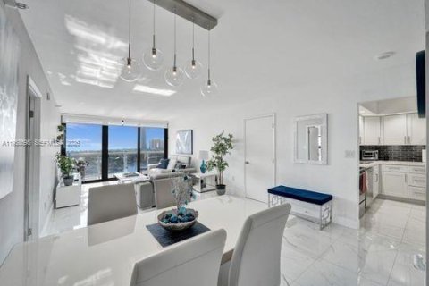 Снять в аренду кондоминиум в Авентура, Флорида 2 спальни, 92.16м2, № 2017772 - фото 12