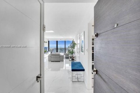 Снять в аренду кондоминиум в Авентура, Флорида 2 спальни, 92.16м2, № 2017772 - фото 4