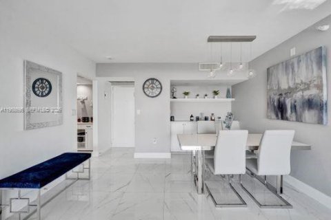 Снять в аренду кондоминиум в Авентура, Флорида 2 спальни, 92.16м2, № 2017772 - фото 9