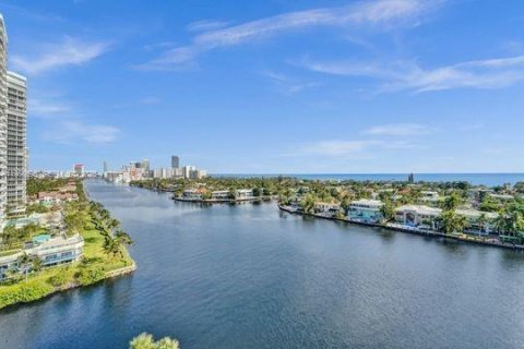 Снять в аренду кондоминиум в Авентура, Флорида 2 спальни, 92.16м2, № 2017772 - фото 30