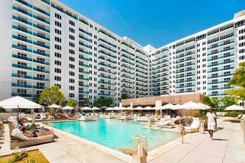 Condominio en alquiler en Miami Beach, Florida, 55.74 m2 № 1714897 - foto 3