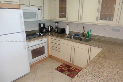 Condominio en alquiler en Miami Beach, Florida, 55.74 m2 № 1714897 - foto 21