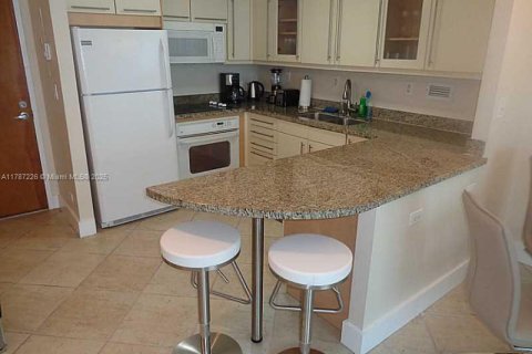 Condominio en alquiler en Miami Beach, Florida, 55.74 m2 № 1714897 - foto 20