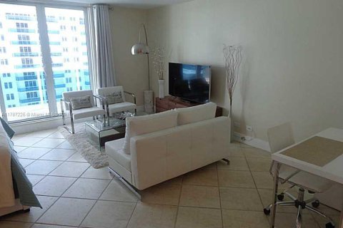 Condominio en alquiler en Miami Beach, Florida, 55.74 m2 № 1714897 - foto 22