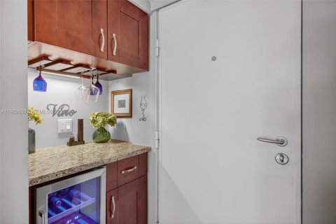 Condominio en venta en Hallandale Beach, Florida, 2 dormitorios, 104.52 m2 № 2047685 - foto 22