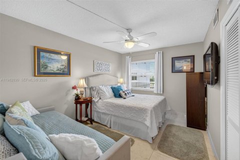 Condominio en venta en Hallandale Beach, Florida, 2 dormitorios, 104.52 m2 № 2047685 - foto 28