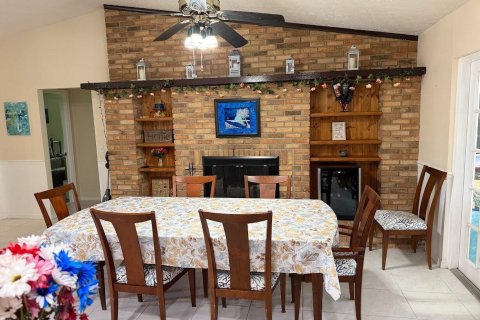 Villa ou maison à vendre à Port St. Lucie, Floride: 3 chambres, 169.83 m2 № 2259723 - photo 6