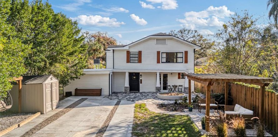 House in Tampa, Florida 4 bedrooms, 180.23 sq.m. № 1533462
