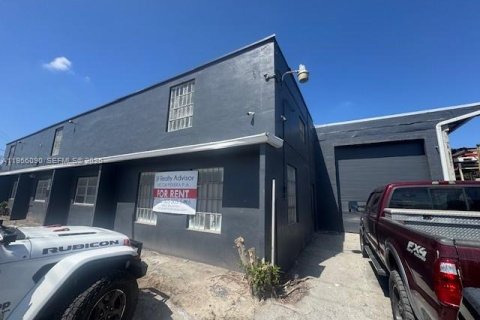 Propiedad comercial en venta en Miami, Florida № 2158289 - foto 4