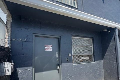 Propiedad comercial en venta en Miami, Florida № 2158289 - foto 3