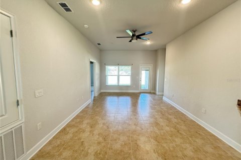Villa ou maison à louer à Winter Haven, Floride: 4 chambres, 171.5 m2 № 2384240 - photo 6
