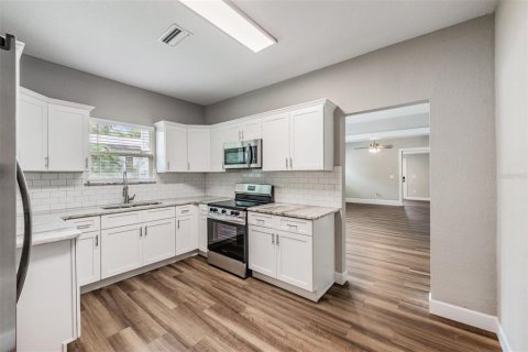 Casa en venta en Lakeland, Florida, 3 dormitorios, 128.39 m2 № 2118704 - foto 12