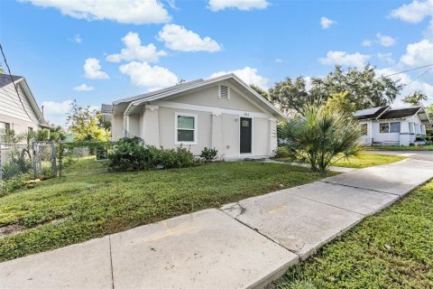 House in Lakeland, Florida 3 bedrooms, 128.39 sq.m. № 2118704