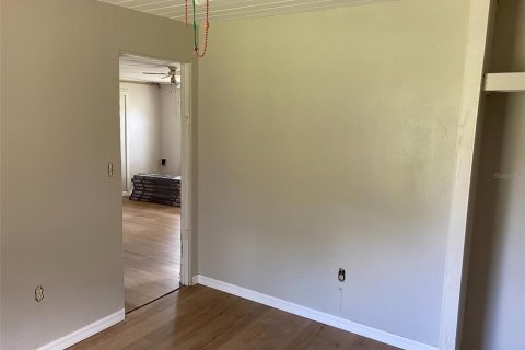 Propiedad comercial en venta en Umatilla, Florida, 7 dormitorios, 326.27 m2 № 2348339 - foto 8