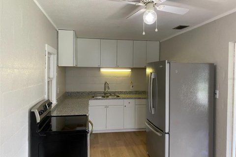 Propiedad comercial en venta en Umatilla, Florida, 7 dormitorios, 326.27 m2 № 2348339 - foto 19
