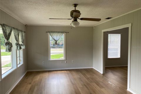 Propiedad comercial en venta en Umatilla, Florida, 7 dormitorios, 326.27 m2 № 2348339 - foto 24