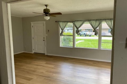 Propiedad comercial en venta en Umatilla, Florida, 7 dormitorios, 326.27 m2 № 2348339 - foto 26