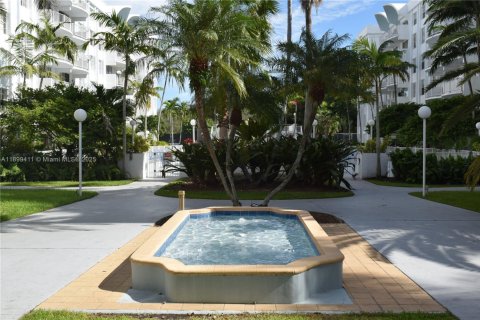 Copropriété à louer à Miami, Floride: 2 chambres, 109.16 m2 № 2038125 - photo 2