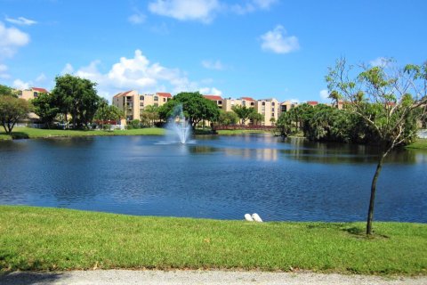 Condo in Delray Beach, Florida, 2 bedrooms № 2245749 - photo 19
