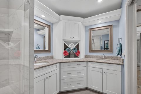 Condo in Palm Beach Gardens, Florida, 3 bedrooms  № 2392628 - photo 30