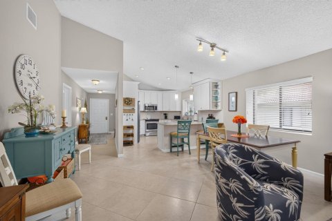 Condo in Palm Beach Gardens, Florida, 3 bedrooms  № 2392628 - photo 9