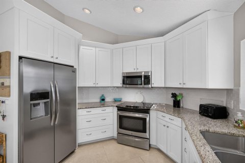 Condo in Palm Beach Gardens, Florida, 3 bedrooms  № 2392628 - photo 16
