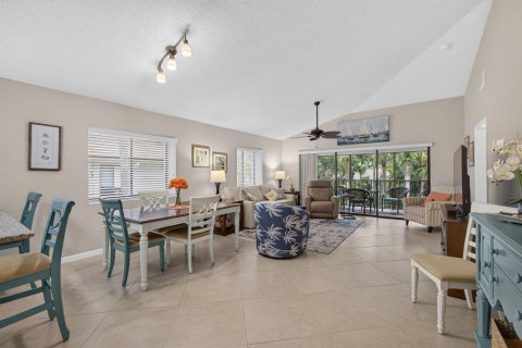 Condo in Palm Beach Gardens, Florida, 3 bedrooms  № 2392628 - photo 8