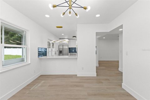 Casa en venta en Tampa, Florida, 4 dormitorios, 165.64 m2 № 2386693 - foto 11