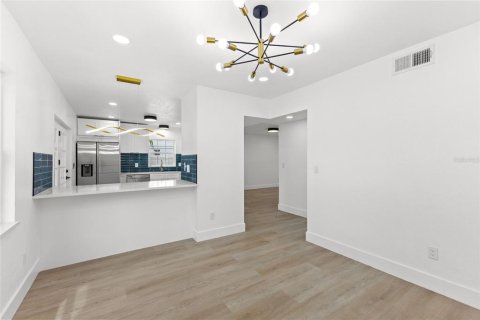 Casa en venta en Tampa, Florida, 4 dormitorios, 165.64 m2 № 2386693 - foto 10