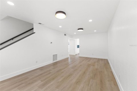 Casa en venta en Tampa, Florida, 4 dormitorios, 165.64 m2 № 2386693 - foto 28