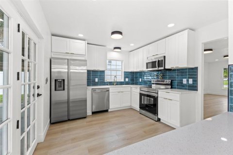 Casa en venta en Tampa, Florida, 4 dormitorios, 165.64 m2 № 2386693 - foto 14