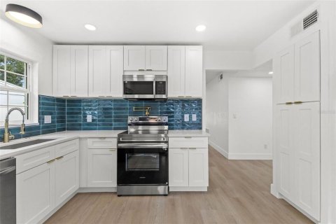 Casa en venta en Tampa, Florida, 4 dormitorios, 165.64 m2 № 2386693 - foto 16