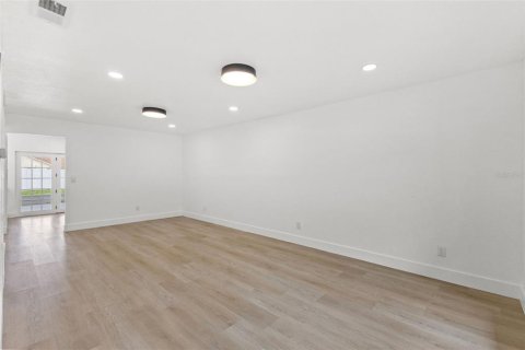 Casa en venta en Tampa, Florida, 4 dormitorios, 165.64 m2 № 2386693 - foto 13