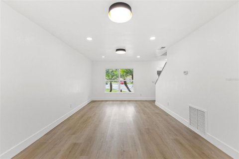 Casa en venta en Tampa, Florida, 4 dormitorios, 165.64 m2 № 2386693 - foto 29