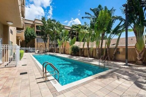 Condominio en venta en Miami, Florida, 1 dormitorio, 69.68 m2 № 2153253 - foto 5
