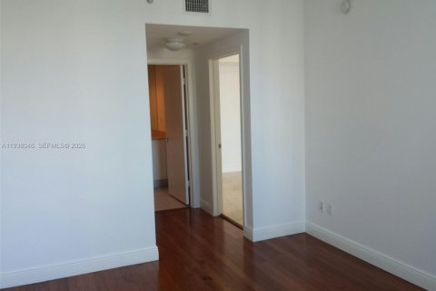 Снять в аренду кондоминиум в Майами, Флорида 2 спальни, 113.99м2, № 1995807 - фото 13