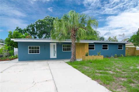 Casa en Tampa, Florida 5 dormitorios, 131.55 m2 № 2116250