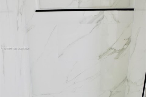 House in Fort Lauderdale, Florida 2 bedrooms, 195.56 sq.m. № 2061741 - photo 6