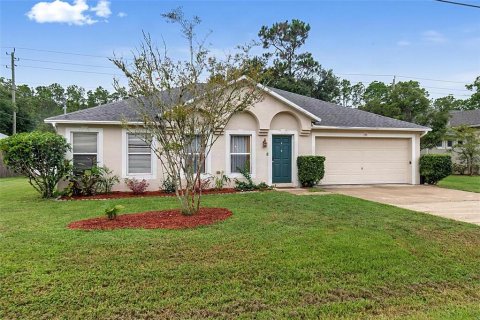 House in Palm Coast, Florida 4 bedrooms, 194.72 sq.m. № 2284318