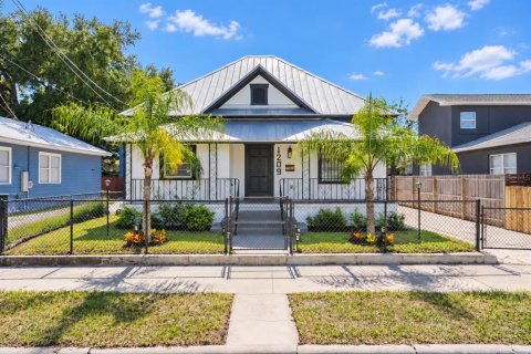 Villa ou maison à Tampa, Floride 3 chambres, 124.49 m2 № 2429031