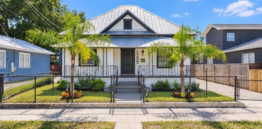 Villa ou maison à Tampa, Floride 3 chambres, 124.49 m2 № 2429031