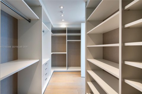 Copropriété à louer à Miami, Floride: 4 chambres, 376.72 m2 № 2407414 - photo 21