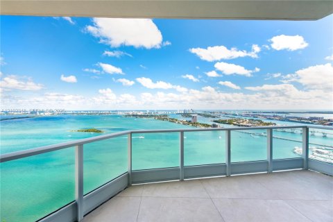 Copropriété à louer à Miami, Floride: 4 chambres, 376.72 m2 № 2407414 - photo 5