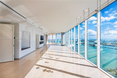 Copropriété à louer à Miami, Floride: 4 chambres, 376.72 m2 № 2407414 - photo 4