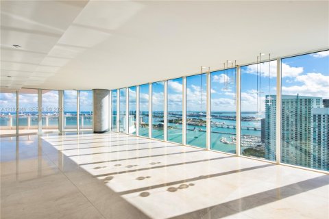 Condo à Miami, Floride, 4 chambres  № 2407414