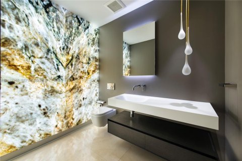 Copropriété à louer à Miami, Floride: 4 chambres, 376.72 m2 № 2407414 - photo 24