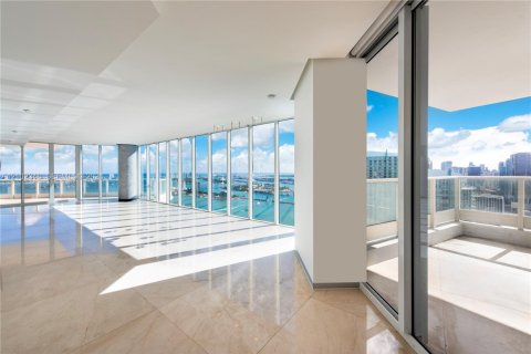 Copropriété à louer à Miami, Floride: 4 chambres, 376.72 m2 № 2407414 - photo 11