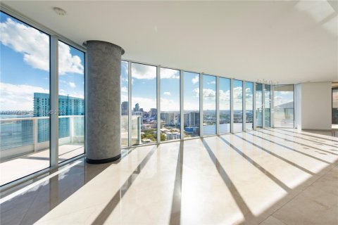 Copropriété à louer à Miami, Floride: 4 chambres, 376.72 m2 № 2407414 - photo 10