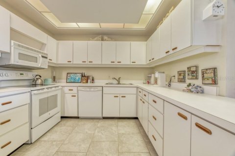 Снять в аренду кондоминиум в Лонгбоут-Ки, Флорида 1 комната, 138.61м2, № 2222047 - фото 8
